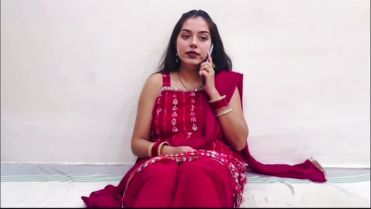 Cuộc gọi video vợ Ấn Độ với chồng quyến rũ nhưng vợ lừa dối chồng trong khi làm tình với devar bằng tiếng Hin-di