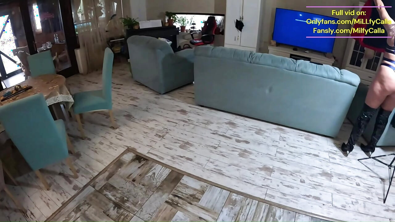 Prueba de downjacket y provocación de mamada - fetiche de abrigo, masturbación y acabado de corrida desordenada