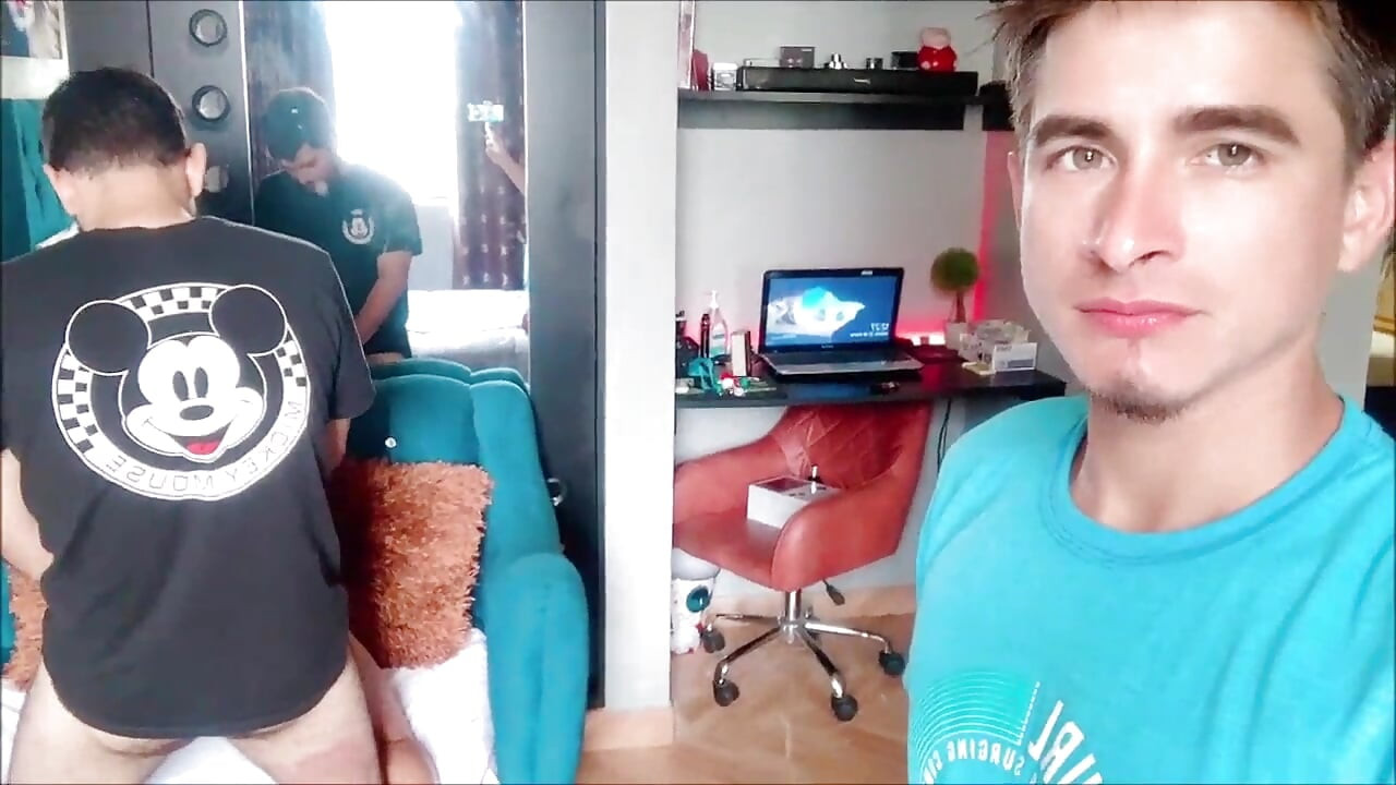 Moj strejt najbolji prijatelj ispunjava svoju fantaziju o gledanju seksa uživo!