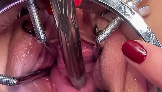 Sklavin s lagi asik ngentot lubang dan serviksnya sambil kencing