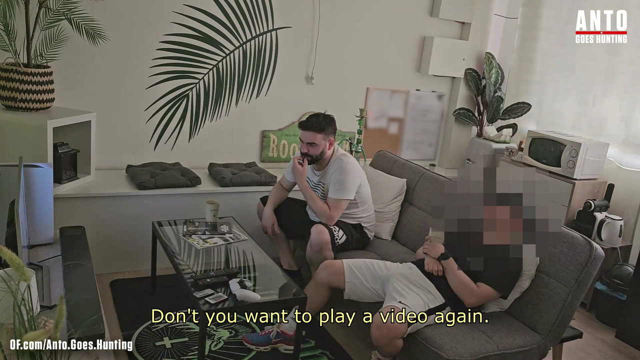 我的直男朋友“chris”（他以前发现我在撸管）上一次问我，并给我惊喜