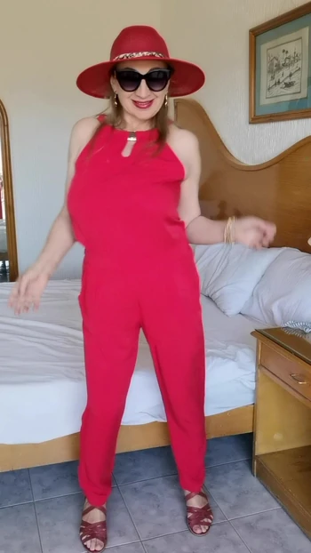 Red hat granny