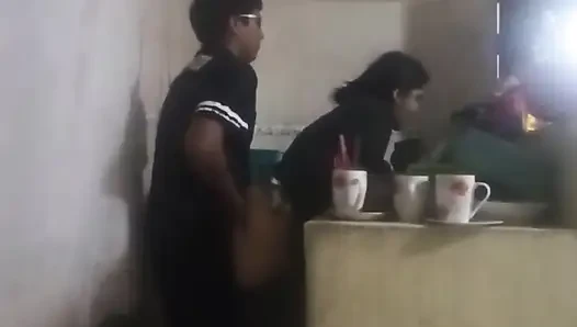 Pembantuku ngentot di dapur (istriku baru ketemu sama kami)