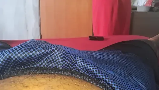 Ich kann es nicht glauben! Meine heiße stiefmutter, dicker arsch und riesige möpse, mein schwanz