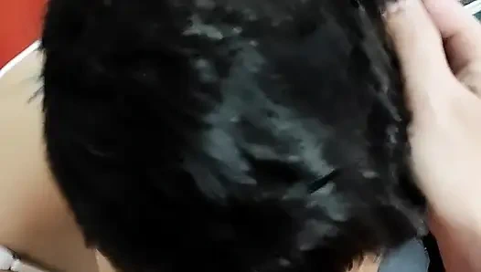 Kilat! Sepong kontol dan crot di dalam memek frankfurter-nya! (dan Black Jeans)