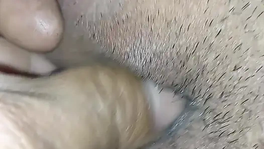 Непальская жена Винж трахает пальцами и крупным планом Тонг приносит поедание киски Puti Chater Maja Liyako