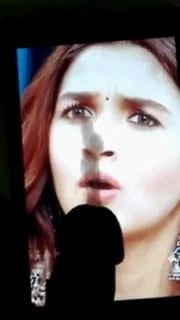 Alia cum tribute