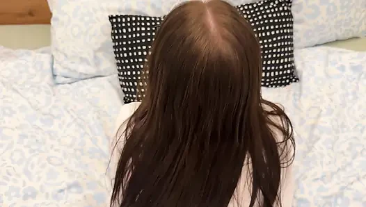 Realtor took viewing the apartment to a new level, fucked her while testing the bed, cummed on pantyhose