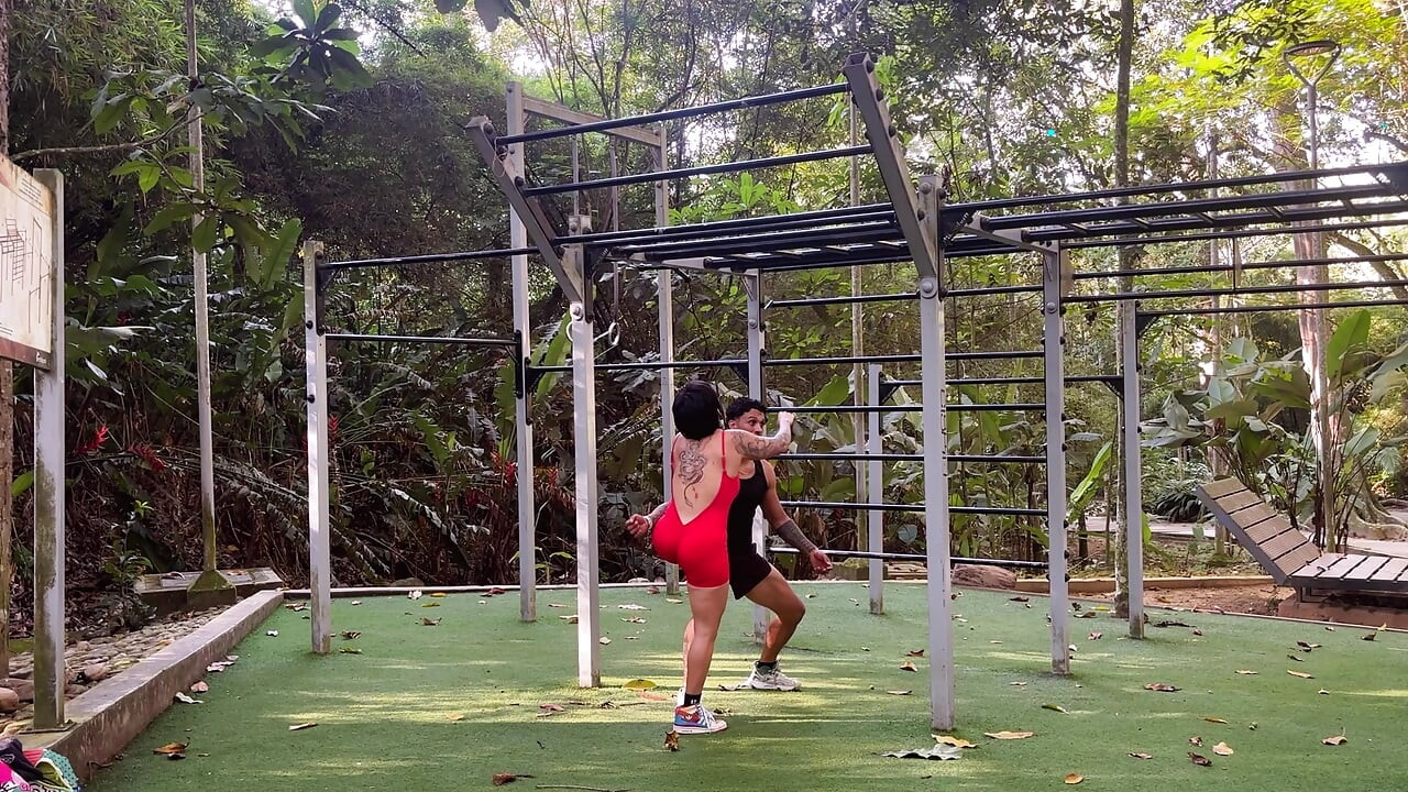 Full-body training with a predominance of pulldowns
