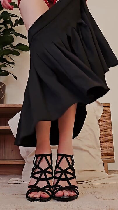 Dildo Play in High Heels - Dutch Girl Rides a Toy in Nothing but Her Heels (dutch)