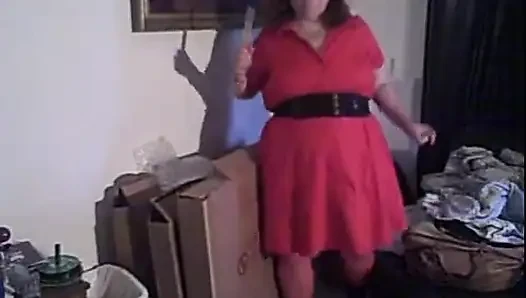 Kırmızı elbisemle seksi dans kamera şovunun bir parçası! Kısa ama eğlenceli