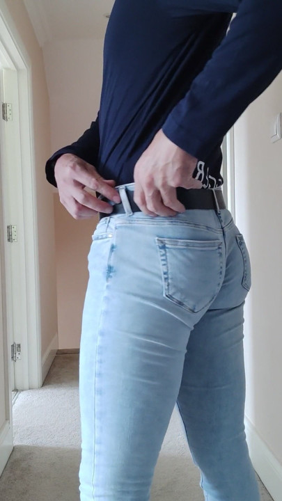 I take my skinny tight jeans for date | Clip 1