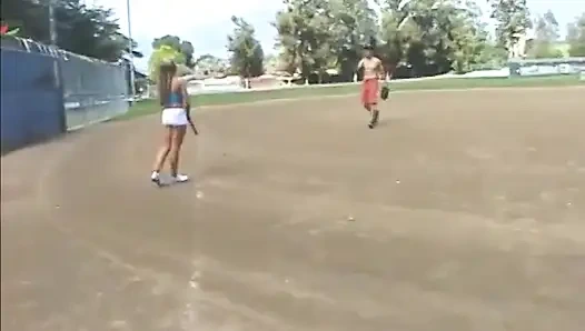 Mega ateşli sarışın sert sikiş sonrası yüzüne boşalıyor