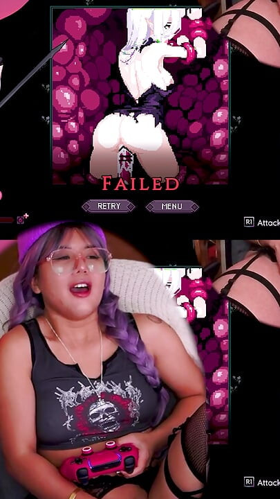 SLATKA DJEVOJKA S LJUBIČASTOM KOSOM POKUŠAVA POBIJEDITI BORBU S HENTAI ŠEFOM