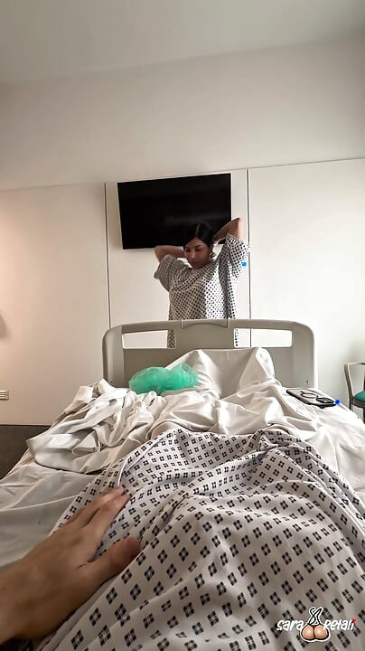 Sara Retali Se Folla a Un Residente Del Hospital (chris Diamond)