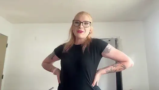 Oda arkadaşı çiş ve tükürme eğlencesi