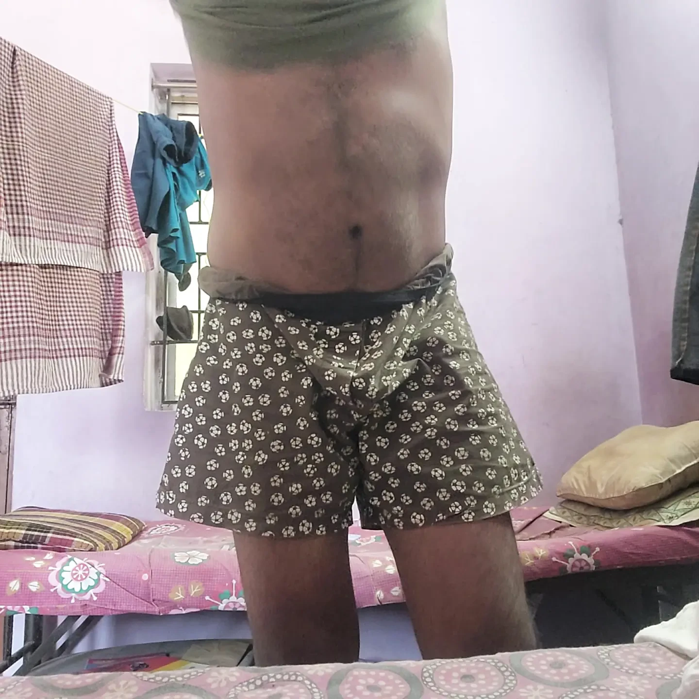Horny now and my dick is hard please come girls ladies