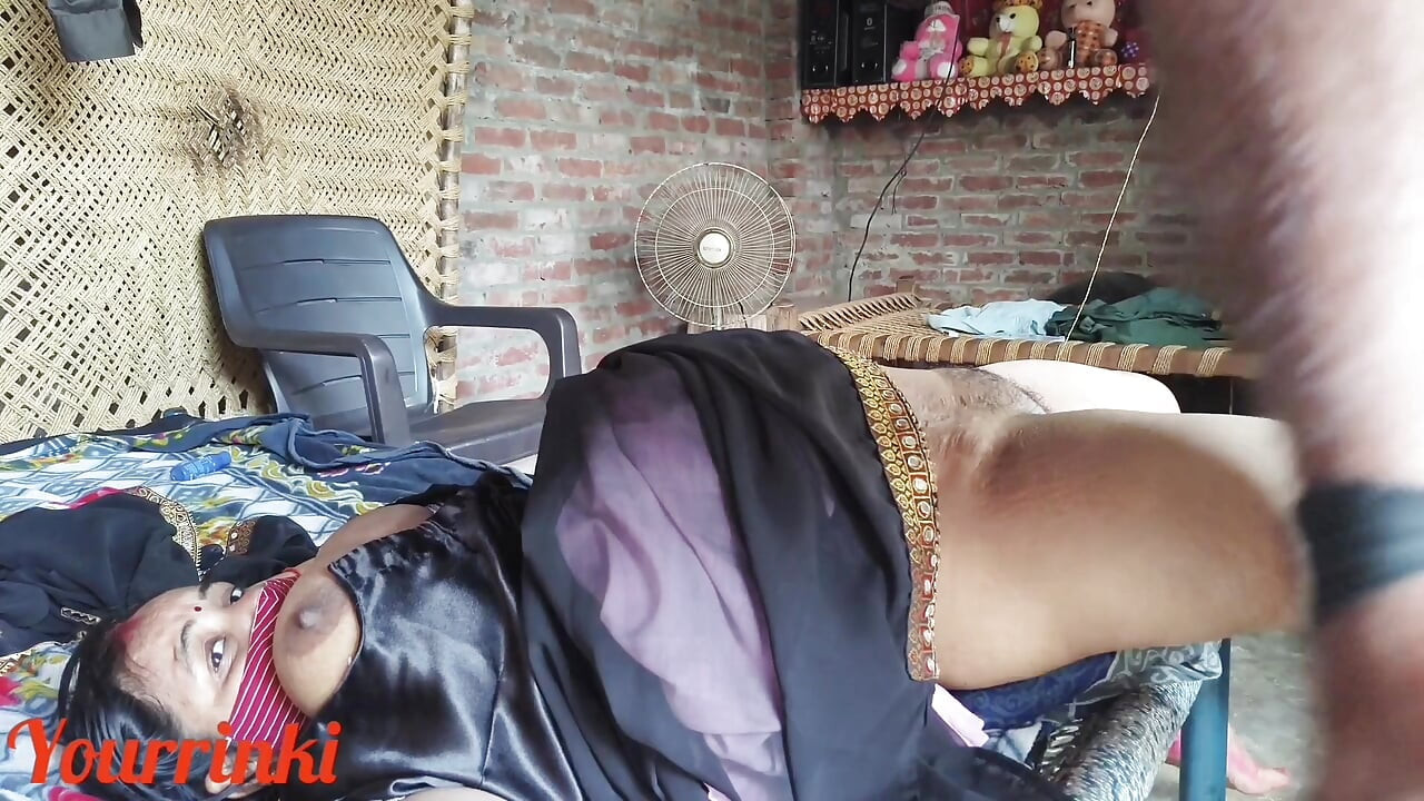 Loan ki kisst ke badle chut mili bhabhi ki