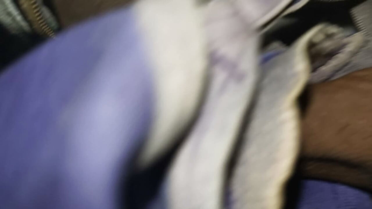 Svrsavam u grudnjak mamine prijateljice