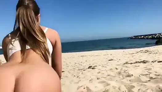 Scopo mia moglie in spiaggia