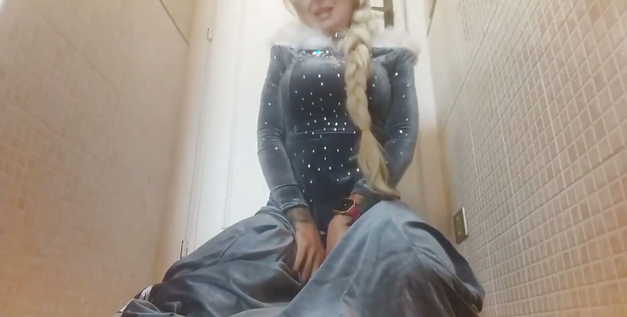 קוספליי של אלזה רוצה לגרום לך לראות