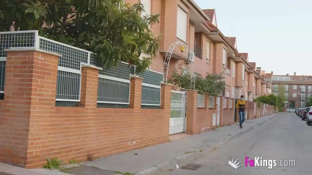 "I wanna bang my chubby old upstairs neighbour!!" Guy surprises us with a special story