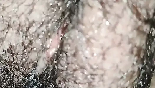 Aku muasin memekku pakai vibratorku sendirian