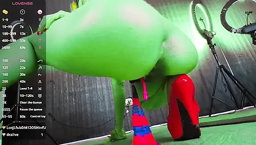 Extraterrestrial milf wants to ride you!