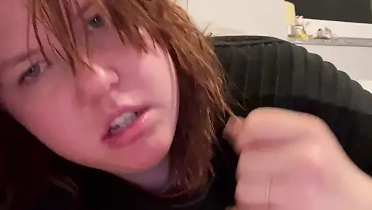 18-year-old Beauty Gives Head