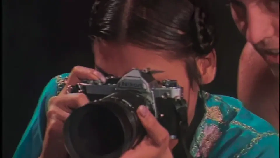 Venus Makes a Threesome on Set