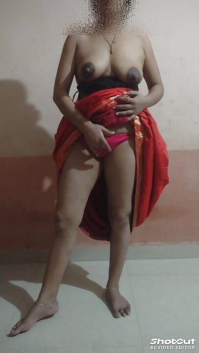 Die schwägerin des Desi Chudakkad-Dorfes, holte die ghaghra ab und war bereit, chudwa ne zu machen