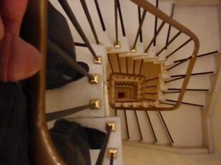 18 ve merdivenlerde pissing pissing