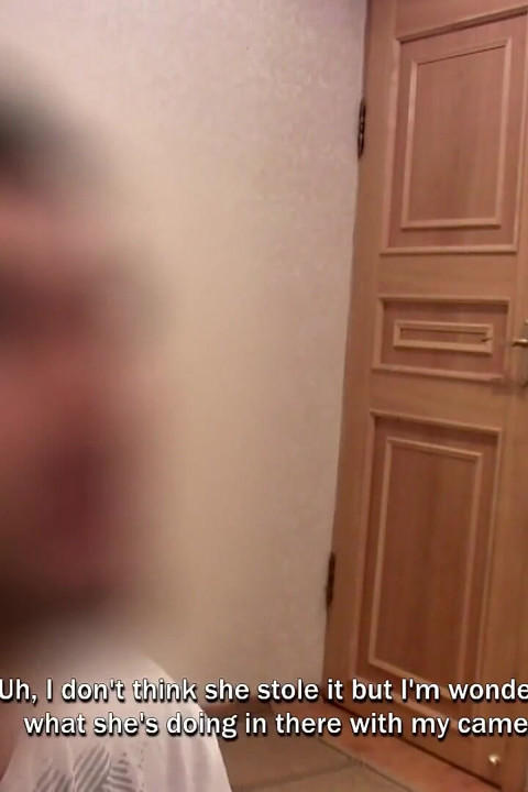 Schattige blondine die tijdens het reizen wordt opgepikt, wordt op camera geneukt