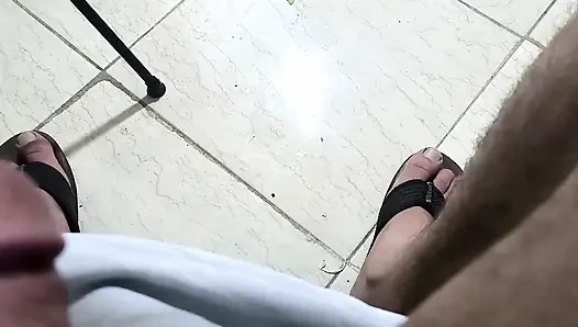Arabisches paar bringt stier mit großem schwanz mit, um sie zum cuckold zu machen