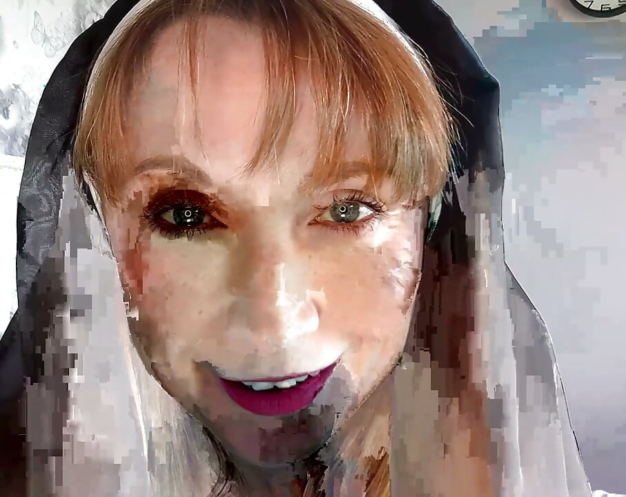 LILY KINK - BRITÂNICA SAFADA RUIVA FREIRA EM PRIMEIRO PLANO, BOQUETE E CHUPANDO BOLA DO VIZINHO