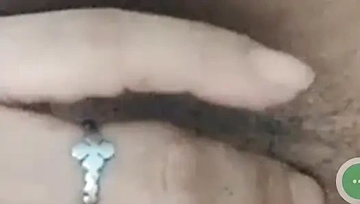 Close up memainkan memeknya yang basah