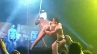 Strippers calientes en shows en vivo 6