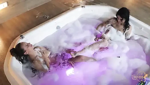 Venusss and Mia Kissing in Bathtub