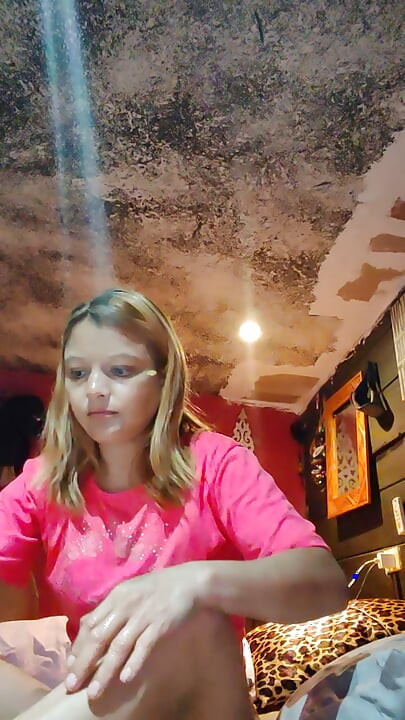 Zgodna žena masturbira