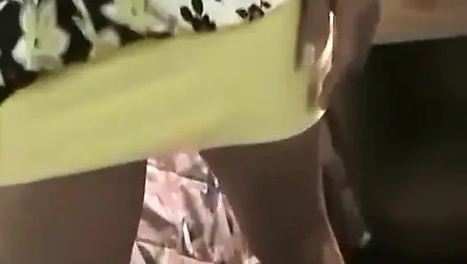 Desire Joseph'in yarağını emiyor ve sonra yüzüne boşalıyor