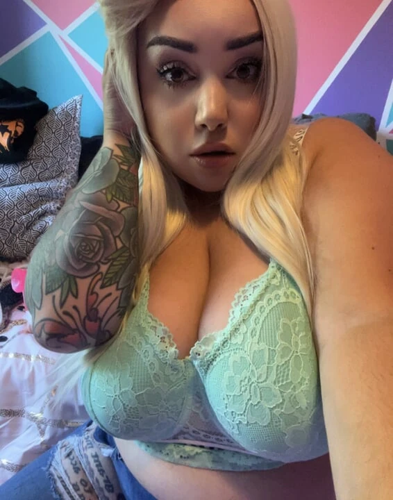 BBW leker med massiva bröst!