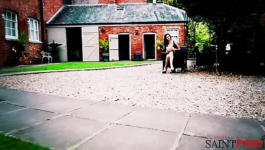 Jasmine Jae ve Tamara Grace yaşayan oyuncakları Olan Eşanlam'ı kullanıyor