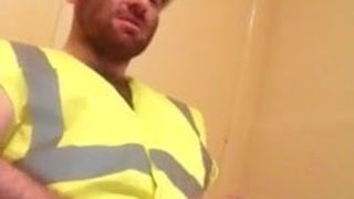Construtor masturbando