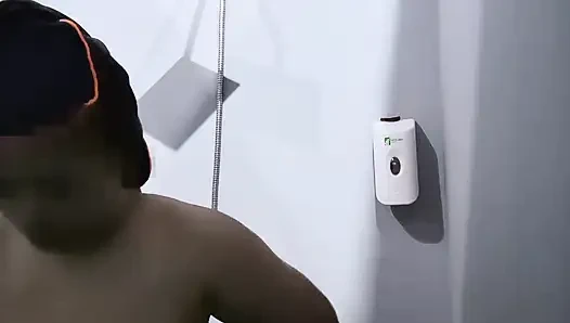 Душ в публичном спортзале ванной для моего милого бойфренда - Minokiiko