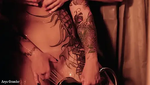 Горячие обнаженные лесбиянки ласкают, бесплатное порно видео