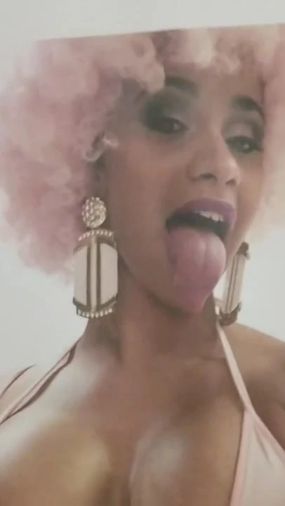 Cardi B cum tribute