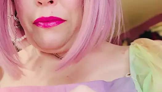 Ein schatz füllt ihre lunge mit rauch - Tina Snua raucht eine Korkenzigette - Snap inhales, Rauchringe driften OMI OME