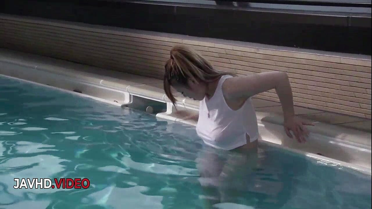Suzuna Komiya's Steamy Poolside Blowjob with Two Guys