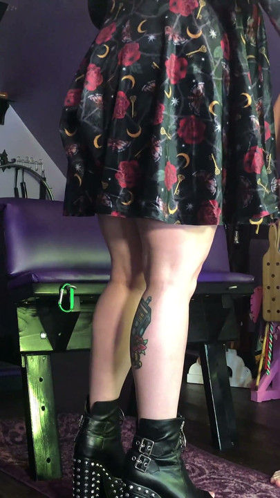 Scarlett Rayne Ties up and Waxes Jake Grand's Legs