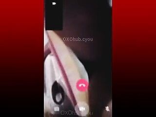Sri-lankisches Mädchen Videoanruf mit ihrem Freund